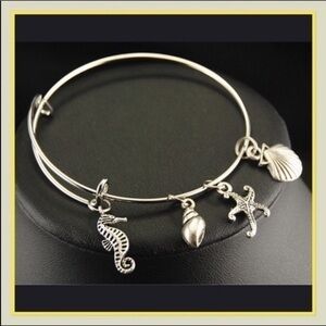 Adjustable charm bracelet beach themed